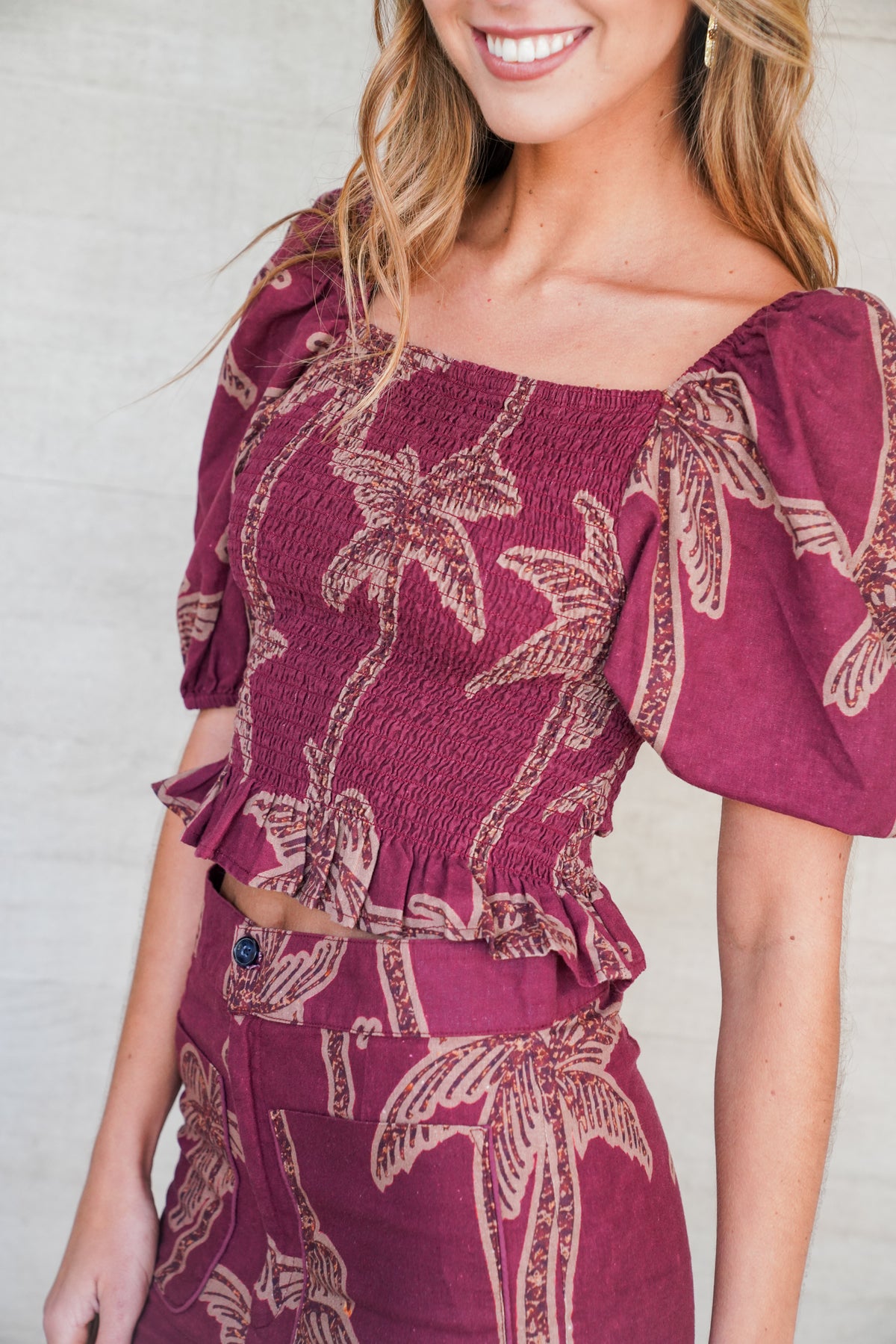 Blusa Hawaii Estampado Burdeo con Café (PREVENTA ENTREGA 15 OCT)